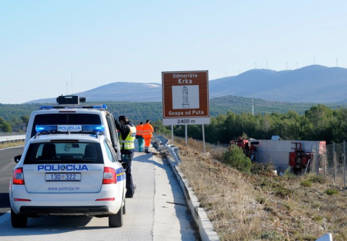 VOZAČ TEGLJAČA ANĐEO ČUVAR! Nevjerojatna hrabrost na autocesti A1: Svojim tijelom spasio unesrećene motocikliste