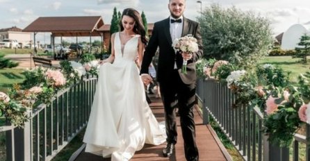 "UVIJEK ĆU SE TEBI POKORAVATI": Mlada na vjenčanju pala na koljena ISPRED MUŽA i šokirala sve POSTUPKOM (VIDEO)