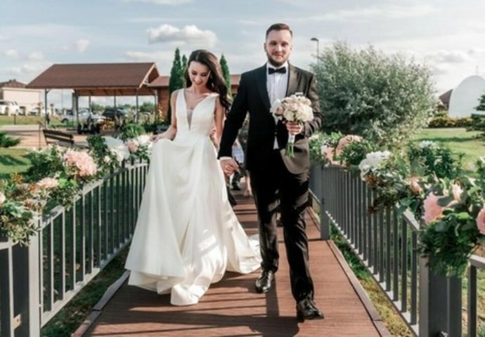 "UVIJEK ĆU SE TEBI POKORAVATI": Mlada na vjenčanju pala na koljena ISPRED MUŽA i šokirala sve POSTUPKOM (VIDEO)