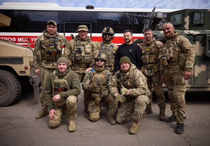 Zelenski došao na glavni front, poslao poruku vojnicima