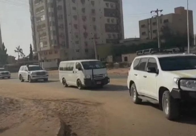 Eskaliraju borbe u Sudanu, milijuni civila zarobljeni su u Khartoumu gdje ponestaje i vode i hrane