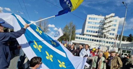 Počeli protesti ispred OHR-a, građani blokirali saobraćaj: 'Želim da poručim Christianu Schmidtu...'