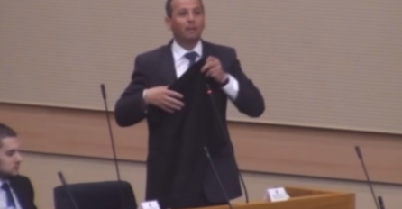 Cirkus na sjednici: Vukanović donio suknju za Dodika u NSRS (VIDEO)