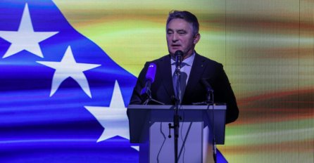 IZ DF-A PORUČUJU: Ko prihvati formirati vlast po nametnutim antiustavnim pravilima pocinio je zlocin protiv drzave i gradana