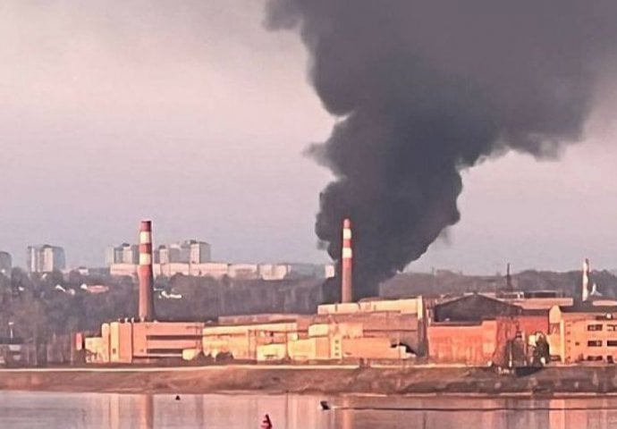 U ruskom gradu izbio požar: Gust crni oblak nadvio se nad Permom