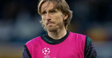 BUUUUM, MA KAKVA SAUDIJSKA ARABIJA, OVO JE BOMBETINA GODINE! Modrić u Hrvatskoj večerao s 'velikom facom' - Hrvat napušta Real, poziv najvećeg ikad se ne odbija