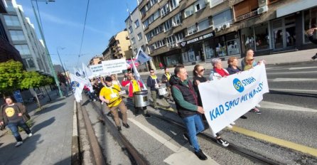 POČELA PROTESTNA ŠETNJA U SARAJEVU: Osigurati bolja prava za radnike