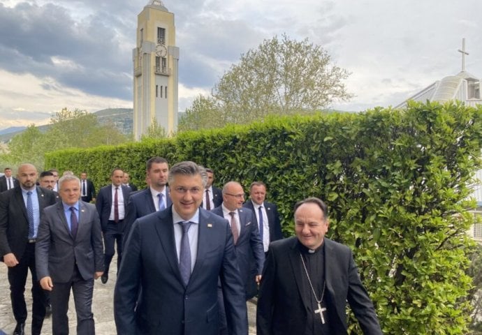 Plenković stigao u Mostar, sastao se s biskupom Palićem pa će s čelnicima HDZ-a