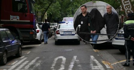 PRVA FOTOGRAFIJA HAPŠENJA DJEČAKA KOJI JE PUCAO U ŠKOLI! Policija ga drži za ruke, preko glave ima ovo (FOTO)