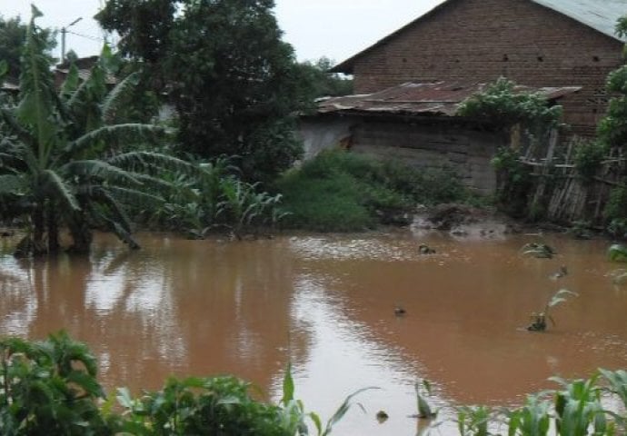 U poplavama u Ruandi i Ugandi smrtno stradalo 136 osoba