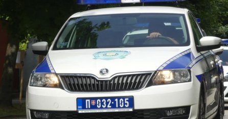 UČENIK IZ SMEDEREVA OBJAVIO NA MREŽAMA KAKO PUCA IZ PIŠTOLJA U ŠKOLI: Policija odmah reagovala