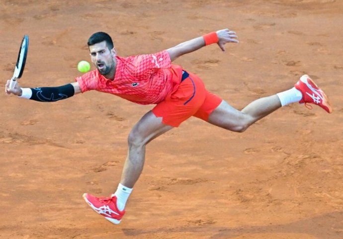 NOVAK NA KAMERU NAPISAO PORUKU DJECI IZ RIBNIKARA: Đokovićev potez probudio je u svima lavinu emocija (FOTO)