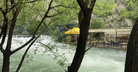 Poplavljeni restorani u Blagaju (FOTO)