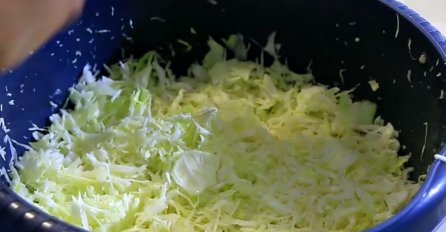 OVAJ TRIK ZA KUPUS SALATU NIKO NE ZNA: Da bi bila SOČNA morate da dodate malo 1 SASTOJKA, ukusniju niste JELI