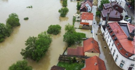 Vrhunac vodenog vala prošao kroz Hrvatsku Kostajnicu, vodostaj Une počeo padati