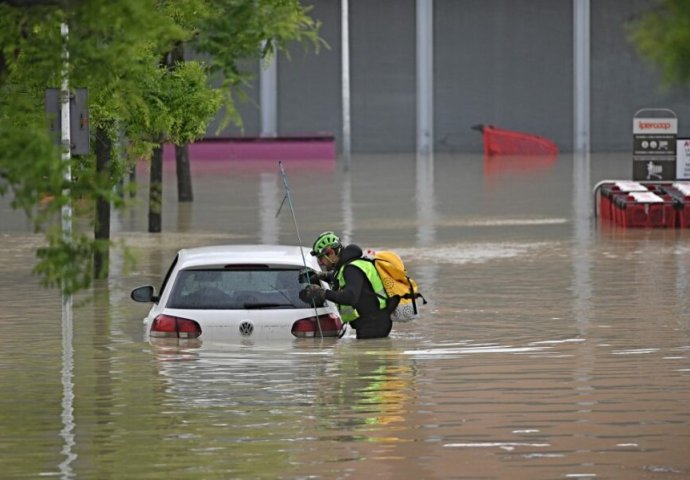 Dramatično u Italiji: Gradovi pod vodom, ima mrtvih i nestalih (VIDEO)