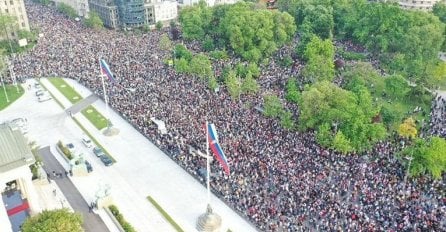 Ogroman protest u Beogradu, najveći dosad. Skandiraju: Vučiću, odlazi!