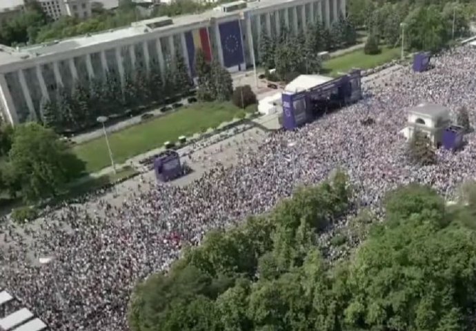 Polarizacija Moldavije postaje sve intenzivnija: Deseci hiljada na pro-vladinom skupu u Kišinjevu, predsjednica Sandu oštro prozvala Rusiju i obećala da će Moldavija postati EU članica do 2030. godine