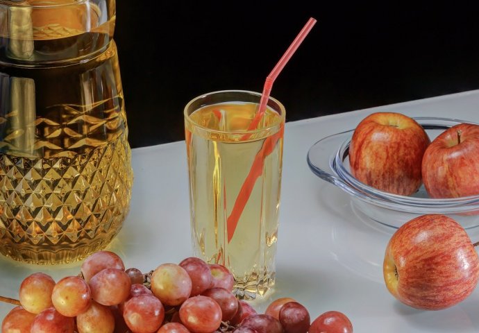 JABUKOVO SIRĆE ZA ZDRAVLJE ZGLOBOVA: Pijte jabukovo sirće 15 dana ali na ovaj način i izliječite artritis i spasite svoje zglobove…