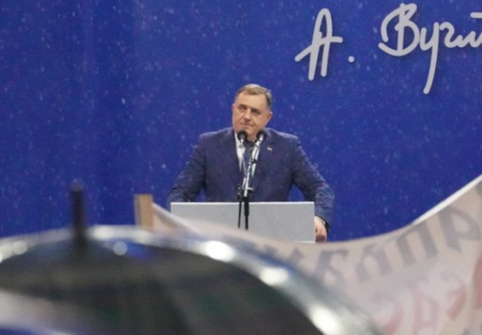 Dodik: Srbija je tužna, ali ovaj skup pokazuje da nije slaba