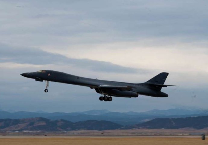 Dva B-1B Lancer bombardera Zračnih snaga SAD-a izvršit će niski prelet iznad Sarajeva