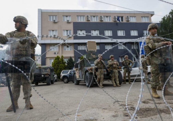 Stoltenberg: Rasporedit ćemo još 700 vojnika na Kosovo