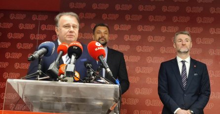 Trojka: DF opet lažno optužuje Trojku, dok ustrajno šuti na SDA-ove afere