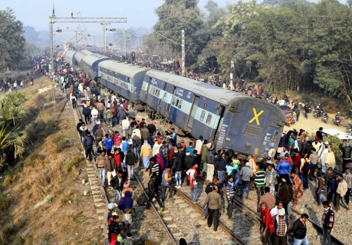 Sudar vozova u Indiji, povrijeđeno na stotine ljudi, ima mrtvih
