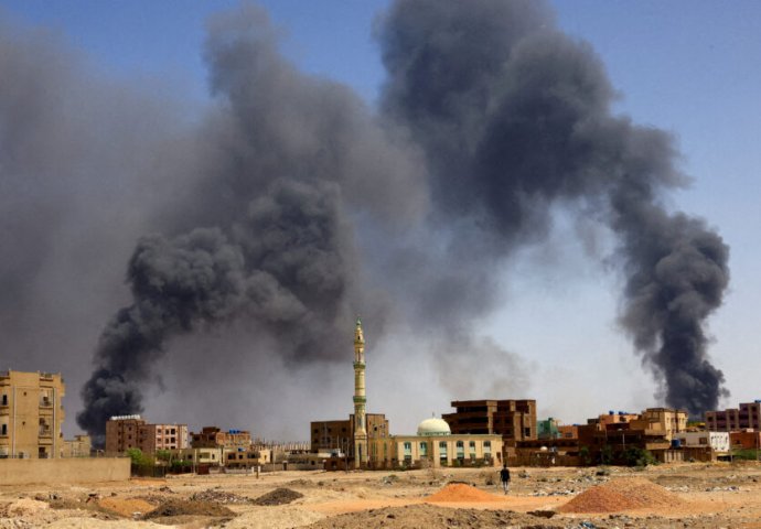 Nastavljaju se sukobi u Sudanu: Pokopano 180 neidentificiranih tijela