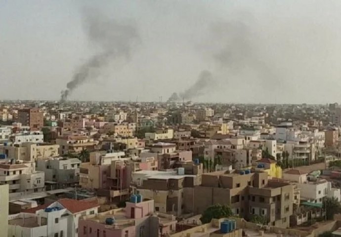 Crni dim iznad Khartoumu i sve teža situacija po civile: Primirje je isteklo, ponovo eskaliraju borbe na prostoru glavnog grada Sudana