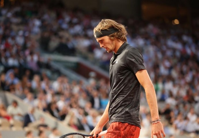 "AKO TO NE URADIM - MOJ ŽIVOT JE U OPASNOSTI!" Sramna odluka: Zverev ima NEIZLJEČIVU BOLEST, a zabranili mu da daje sebi INJEKCIJE!