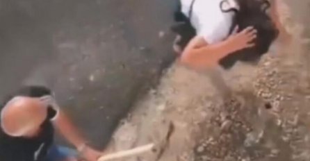 MUŠKARAC UDARIO ŽENU KRAMPOM U GLAVU ZBOG MEĐE: Stravičan događaj zaprepastio mještane