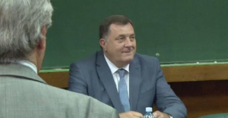 Schmidt može smijeniti Dodika i zabraniti mu političko djelovanje