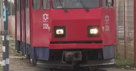 "VOZAČICA TRAMVAJA NAS S BOLESNOM BEBOM IZBACILA KAO NAJGORE KRIMINALCE!" Scena iz GSP izazvala haos na mrežama, evo šta se desilo