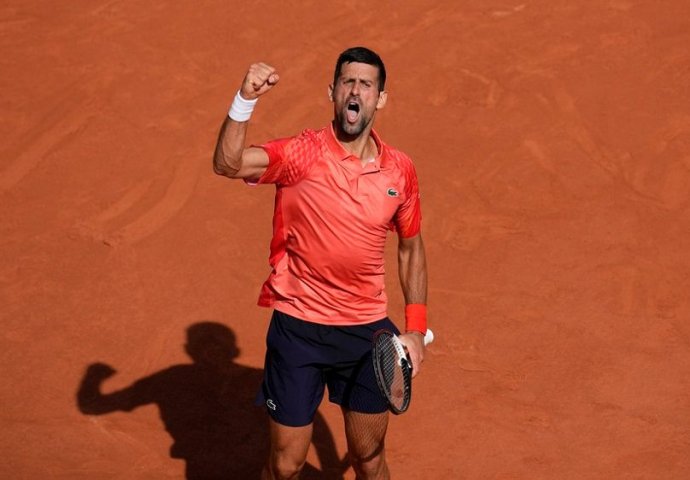 POVREDA ALCARAZA UPROPASTILA SPEKTAKL U PARIZU: Novak Đoković u finalu Roland Garrosa