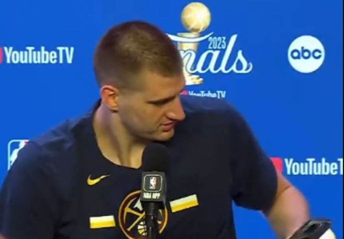 EVO, SAD ĆU DA VAM PROČITAM NOVAKOVU PORUKU! Jokić pred novinarima izvadio telefon: Pogledajte šta se desilo