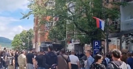 Novi protesti na sjeveru Kosova: Ovog puta Srbi skandiraju protiv Vučića