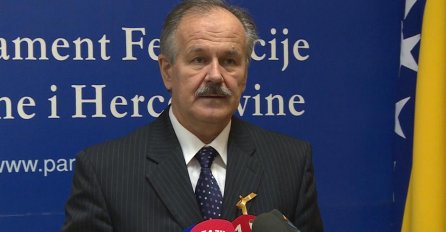 OTAC POVRIJEĐENOG NASTAVNIKA OTKRIO ŠTA SU MU DOKTORI REKLI: "On je bio profesor engleskog jezika i pomoćnik direktora"