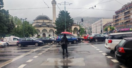 Jaka kiša u Sarajevu uzrokovala haos na glavnoj saobraćajnici