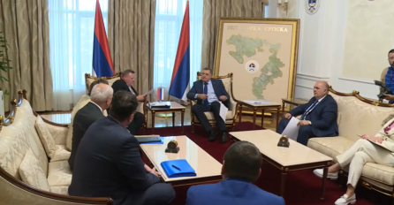 Dok opozicija tvrdi da RS grca u dugovima, Dodik priča o “novim milionima”