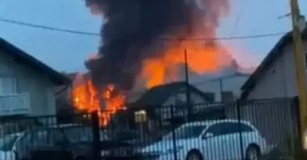 Požar kod Tešnja: Vatrogasci iz Doboja i Tešnja gase vatrenu stihiju