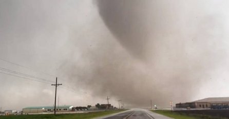 Snažan tornado u Teksasu: Ima mrtvih i povrijeđenih, uništeno desetine kuća