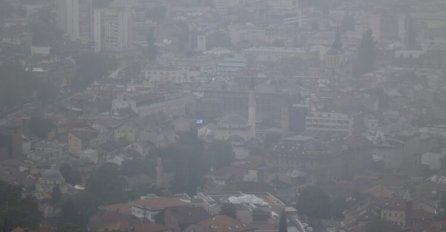 Sarajevo jutros u magli kao u novembru (FOTO)