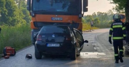 Tragedija na bh. cestama: U stravičnom sudaru sa kamionom kod Prnjavora poginula djevojka