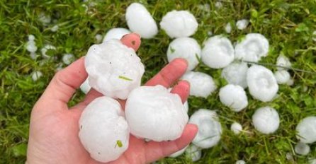 SNAŽNO NEVRIJEME POHARALO SLOVENIJU! PADAO GRAD: Stiže i u BiH, evo gdje će biti najkritičnije