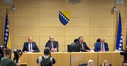 Nikšić zatražio povlačenja tri zakona o energetici, poslanici SDA negoduju