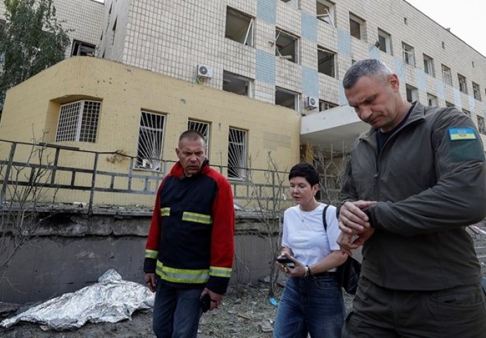 Žene u Kijevu umrle jer nisu mogle ući u sklonište. Vlada prekorila Klička