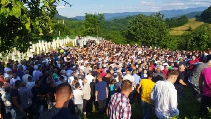 f8829d65-c26c-4f08-ad79-500e29f52027