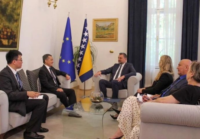 Elmedin Konaković se susreo sa ambasadorom Kine u BiH Ji Pingom