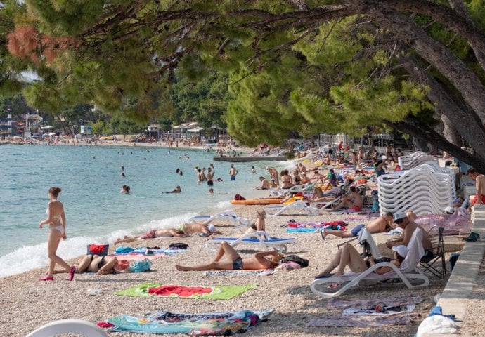 TURISTI NAŠLI NAČIN DA PREVARE "SISTEM" Ljetuju u Hrvatskoj, a ništa ne plaćaju! Evo kojim se trikom služe, HRVATI BIJESNI